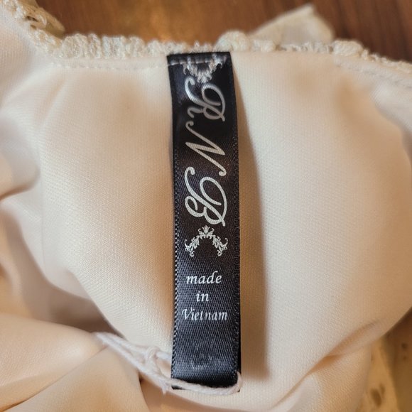 NWT RNB Rich and Beautiful Lace Crochet Short Sleeve V Neck Midi Dress Size XS - Picture 8 of 10